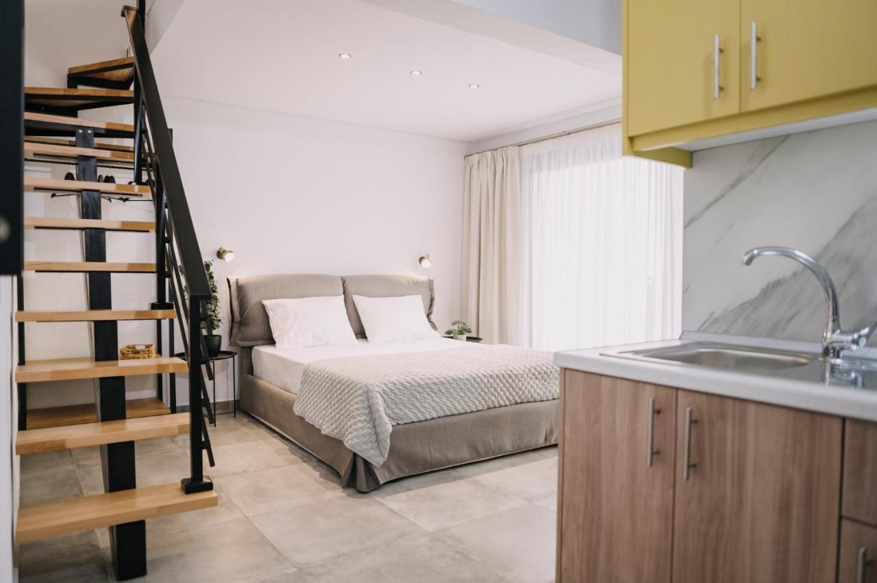 Blue Stone Luxury Suites Лименария Екстериор снимка