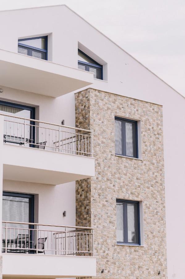 Blue Stone Luxury Suites Лименария Екстериор снимка