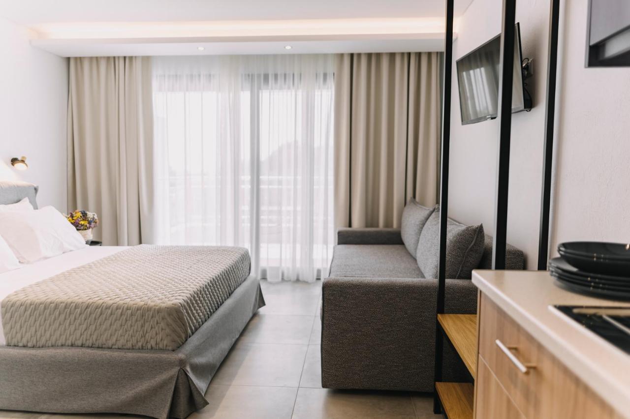 Blue Stone Luxury Suites Лименария Екстериор снимка