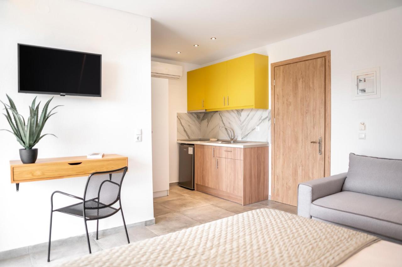 Blue Stone Luxury Suites Лименария Екстериор снимка