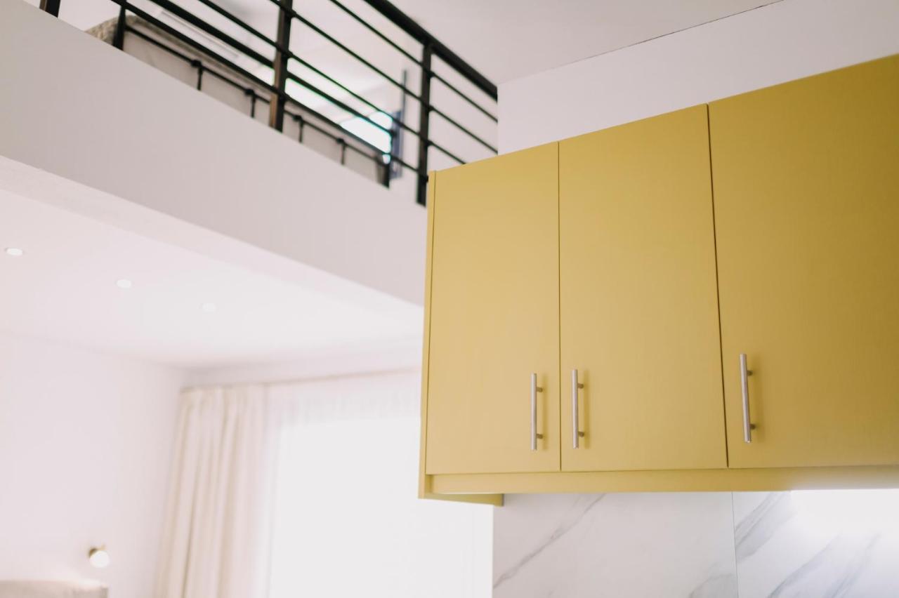 Blue Stone Luxury Suites Лименария Екстериор снимка